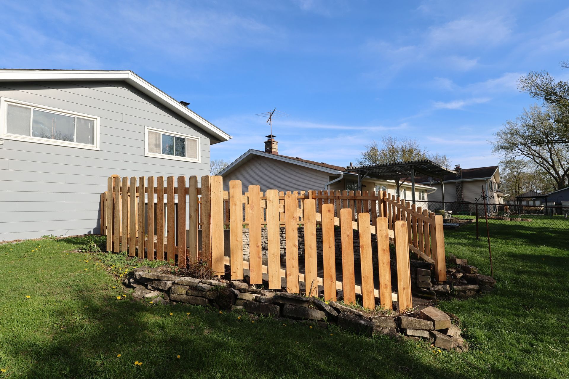 cedar fence installation Illinois