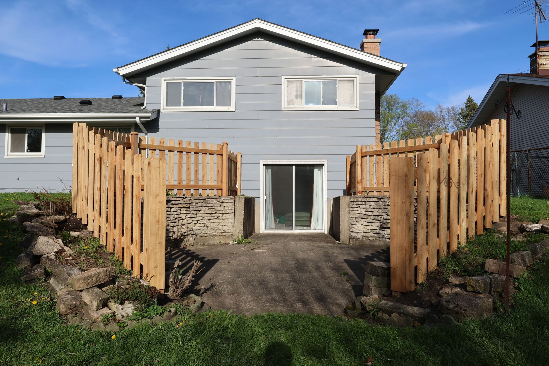 cedar fence installation Illinois