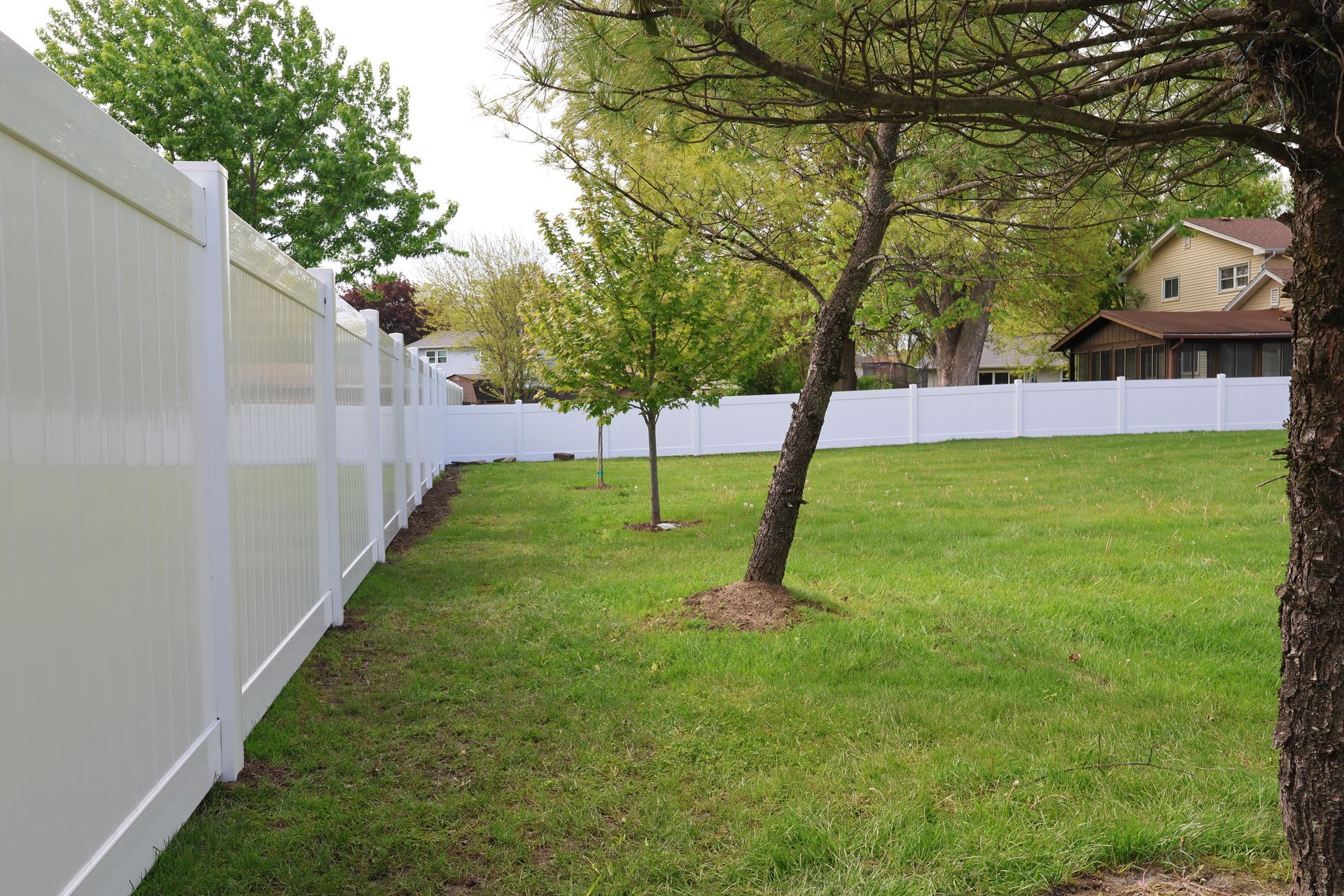 vinyl fence installation Illinois