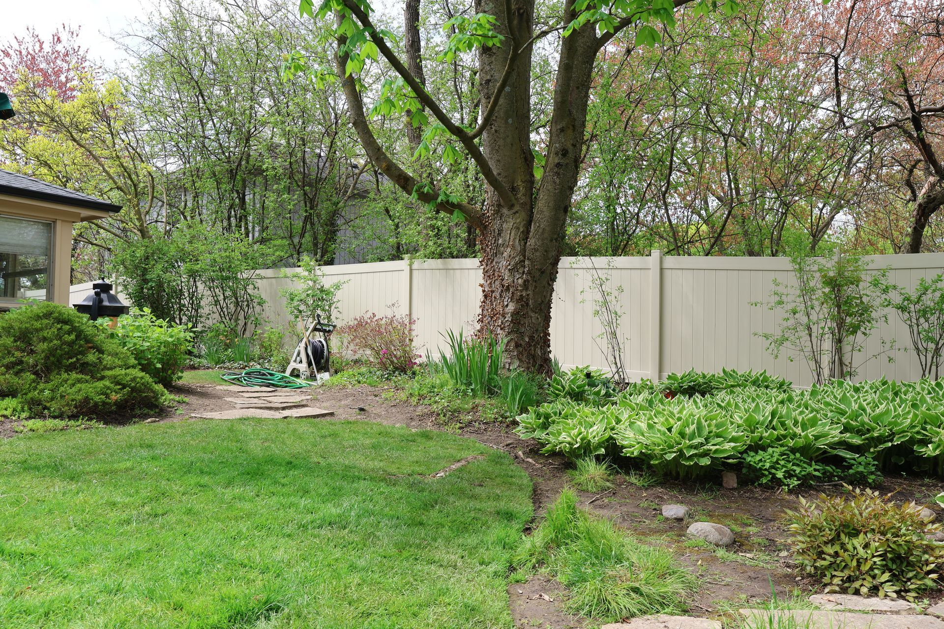 vinyl fence installation Illinois