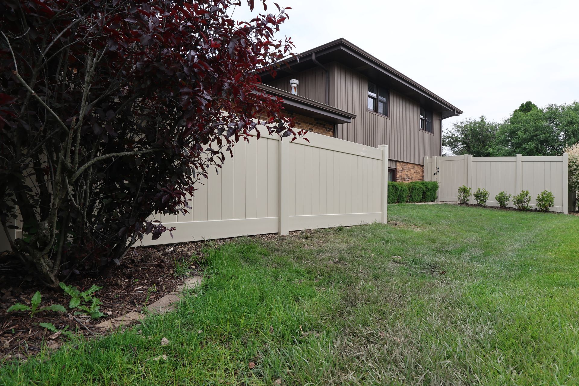 vinyl fence installation Illinois