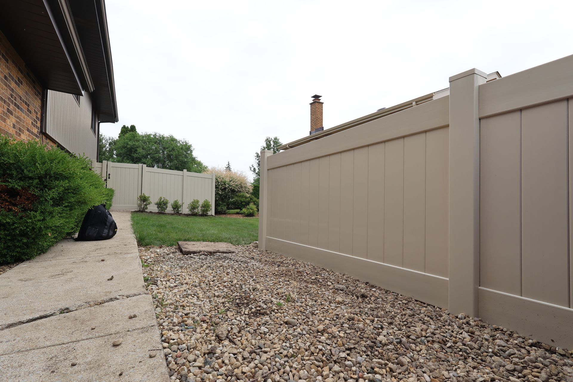 vinyl fence installation Illinois