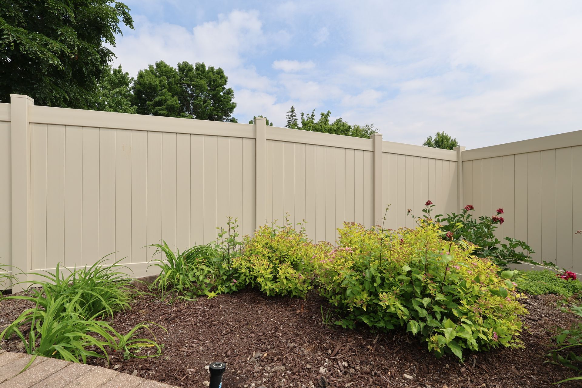 vinyl fence installation Illinois