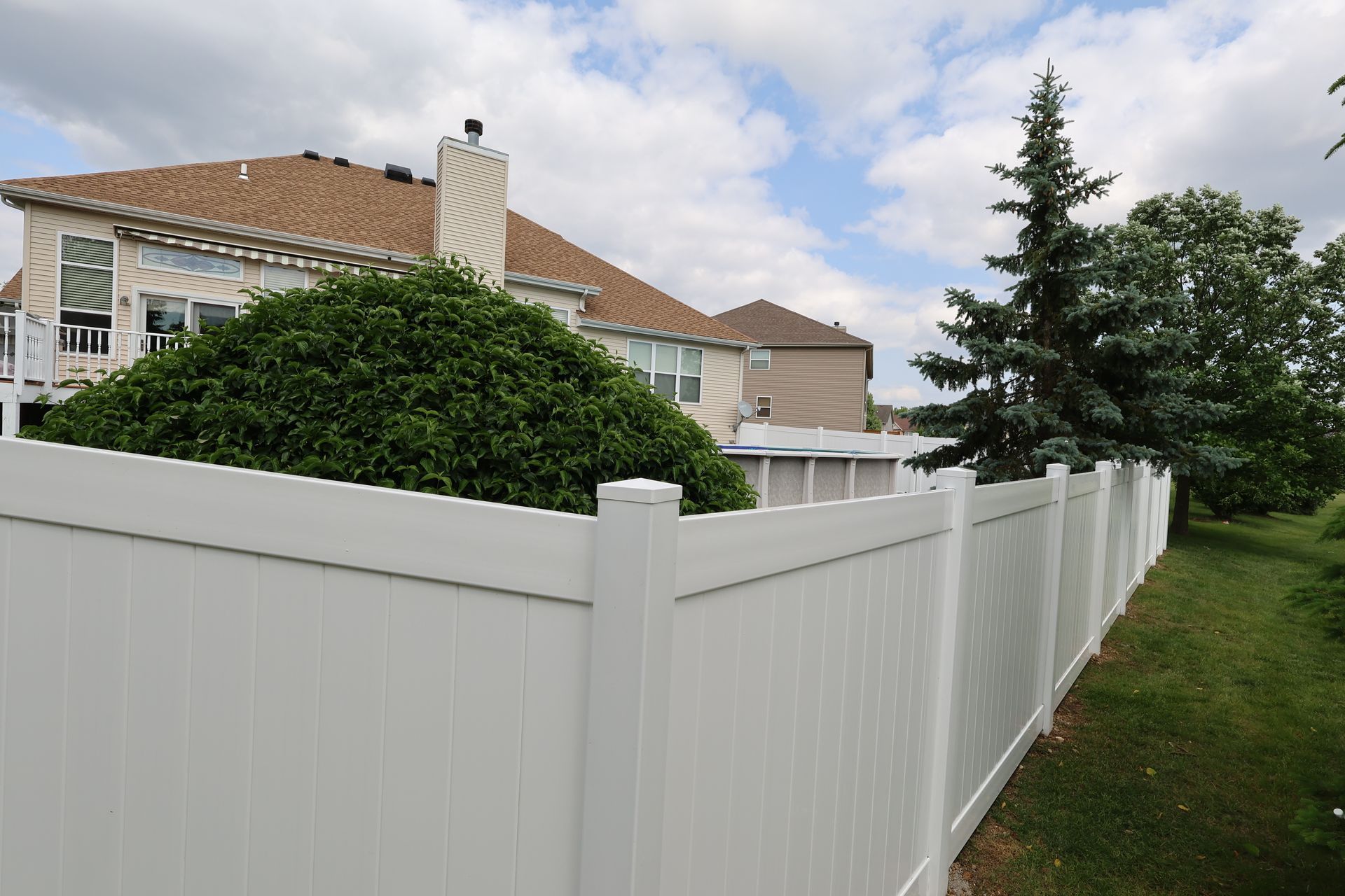 vinyl fence installation Illinois