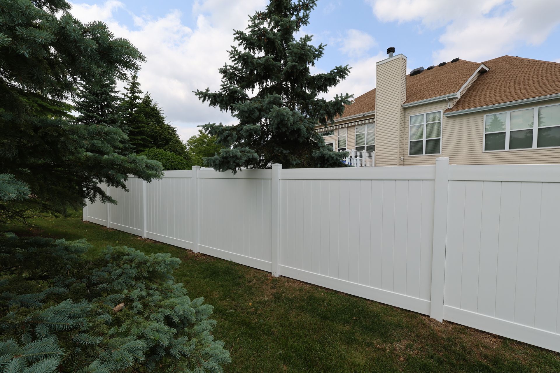 vinyl fence installation Illinois