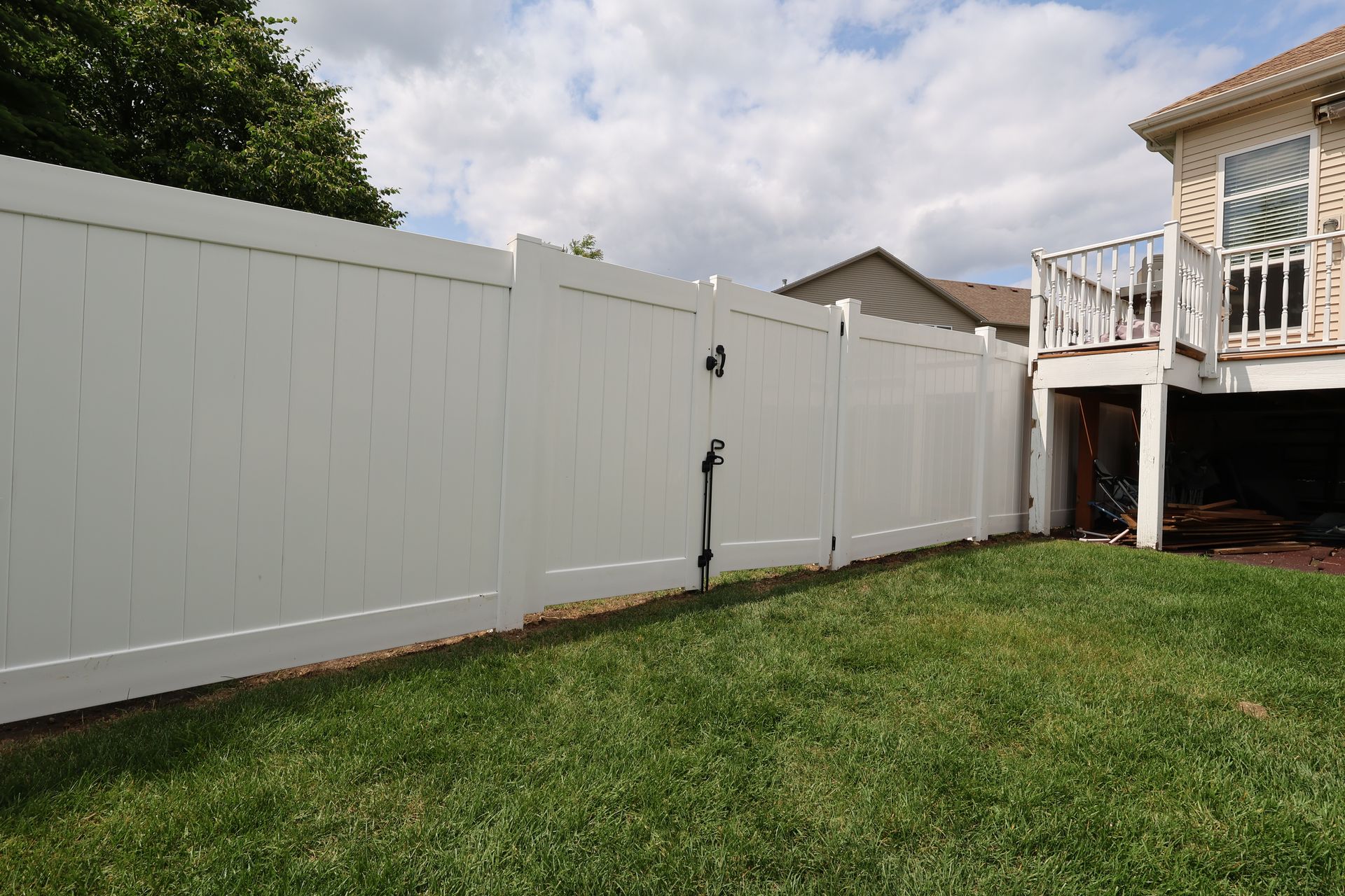 vinyl fence installation Illinois