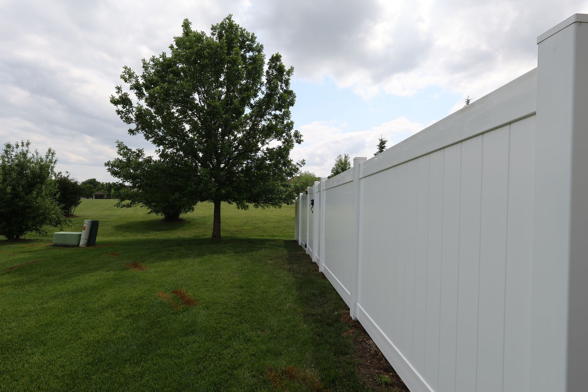 vinyl fence vinyl fence installation IllinoisIllinois