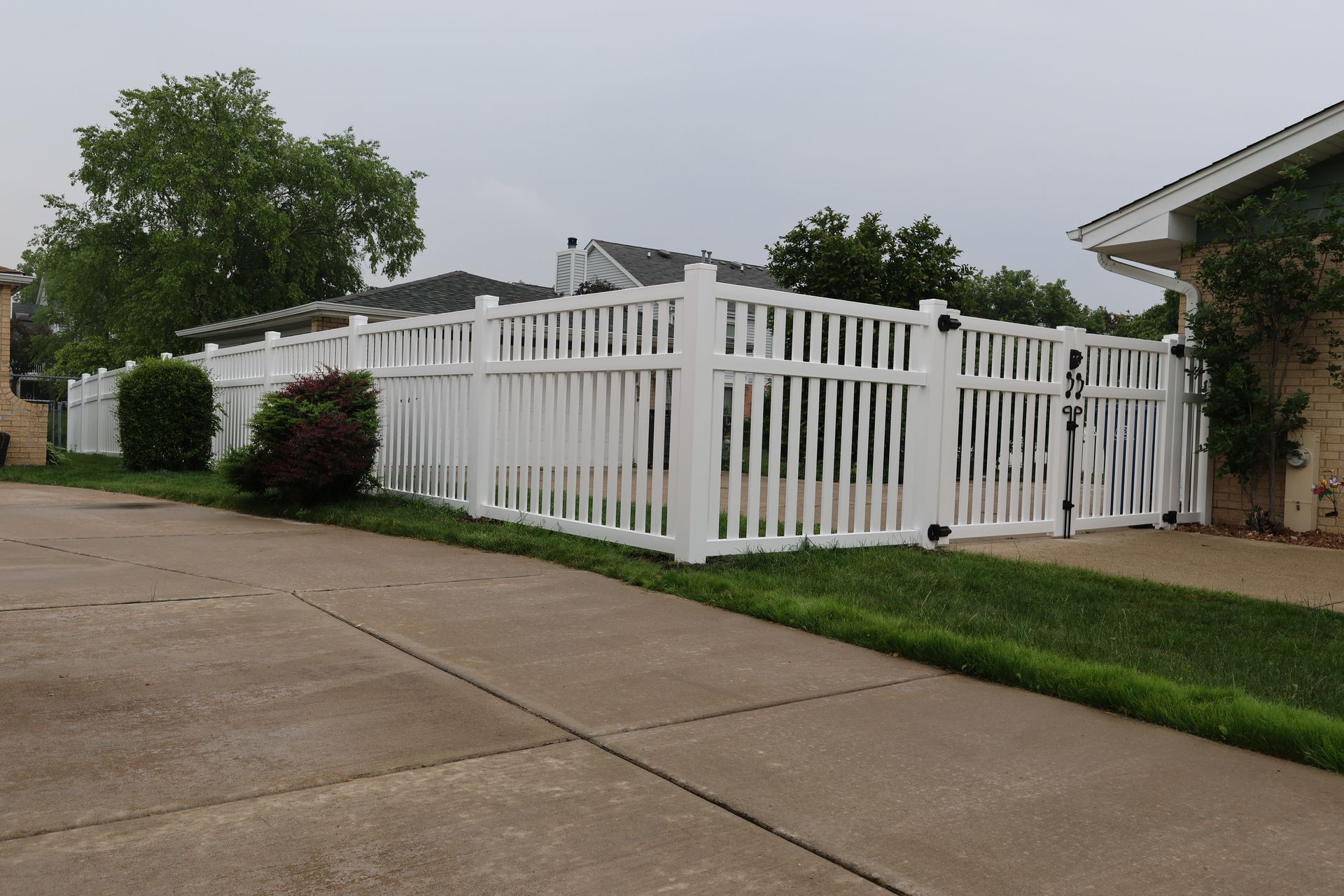 vinyl fence installation Illinois