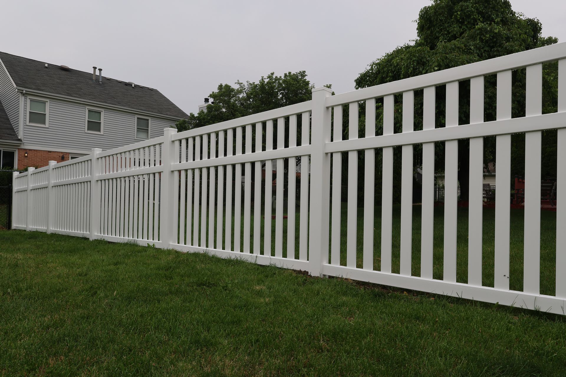 vinyl fence installation Illinois