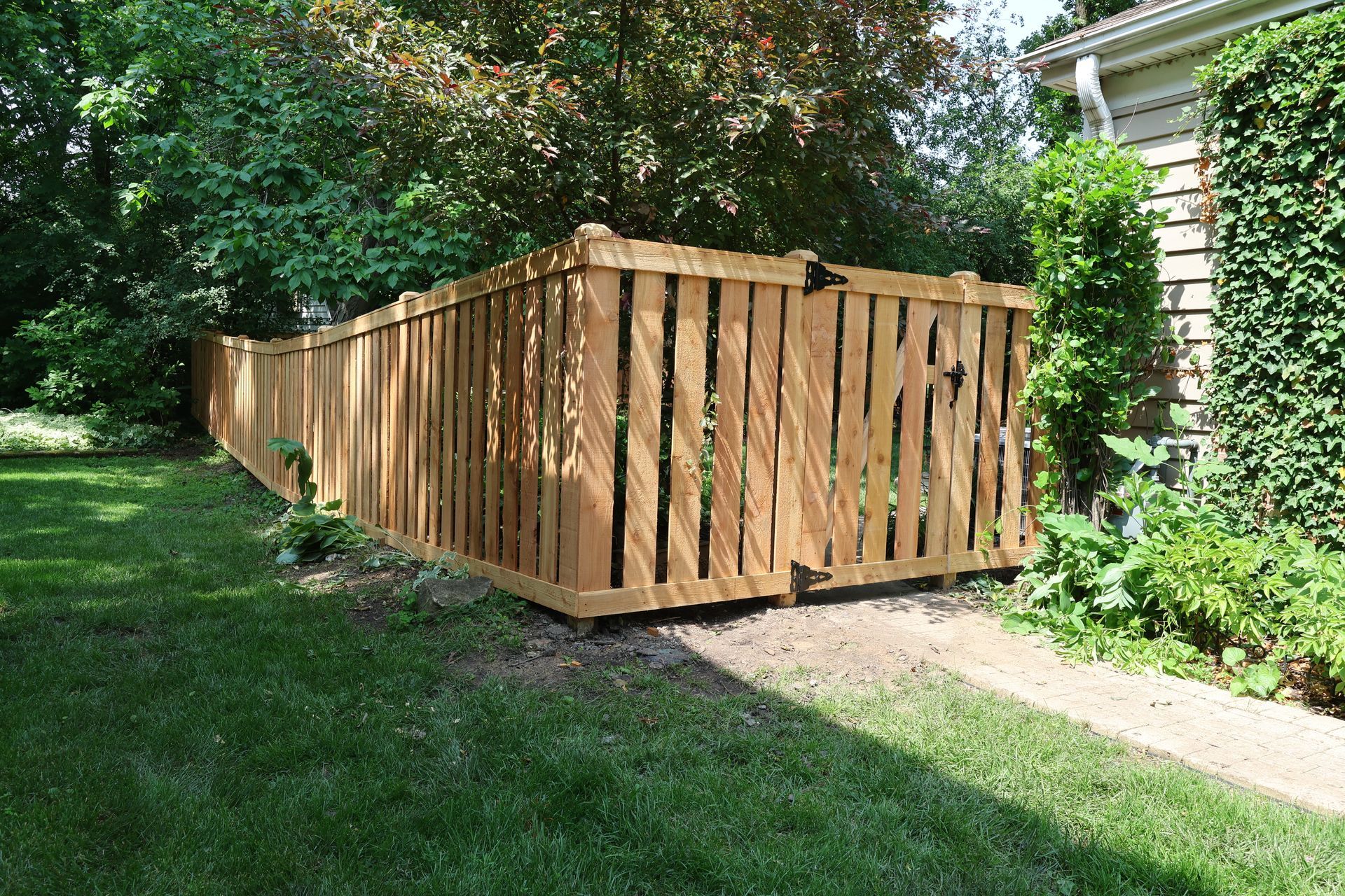 cedar fence installation Illinois