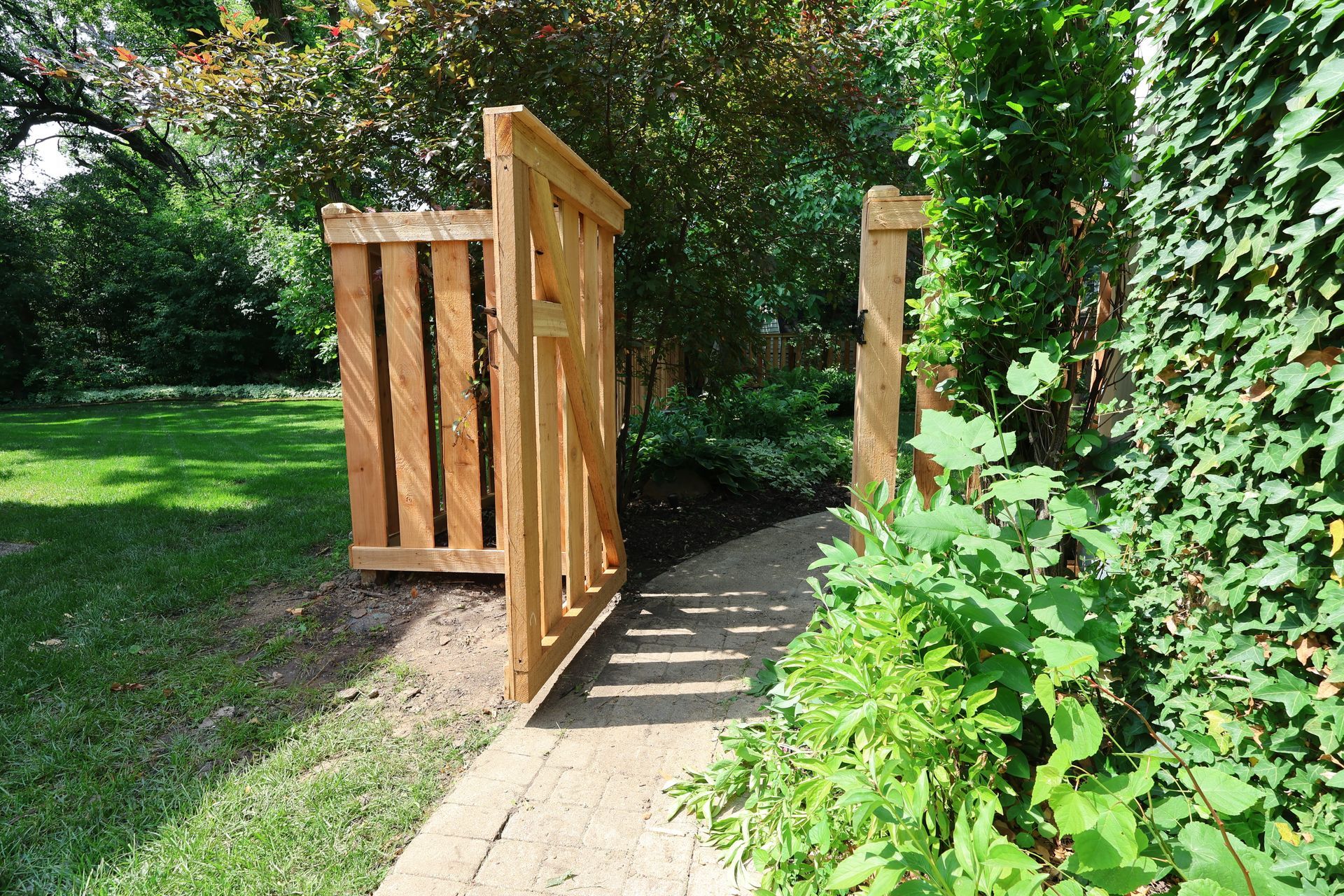 cedar fence installation Illinoiscedar fence installation Illinois
