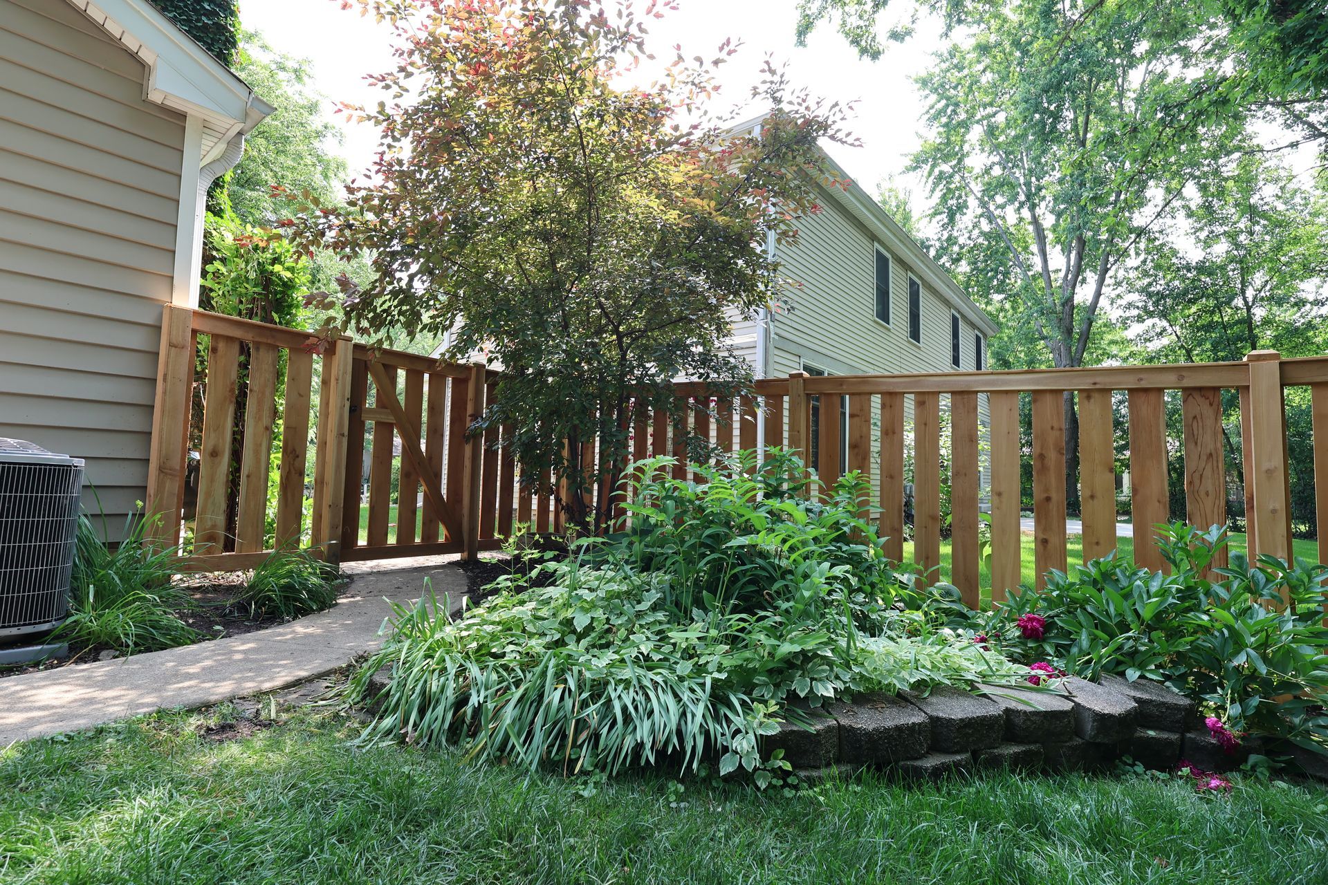 cedar fence installation Illinois