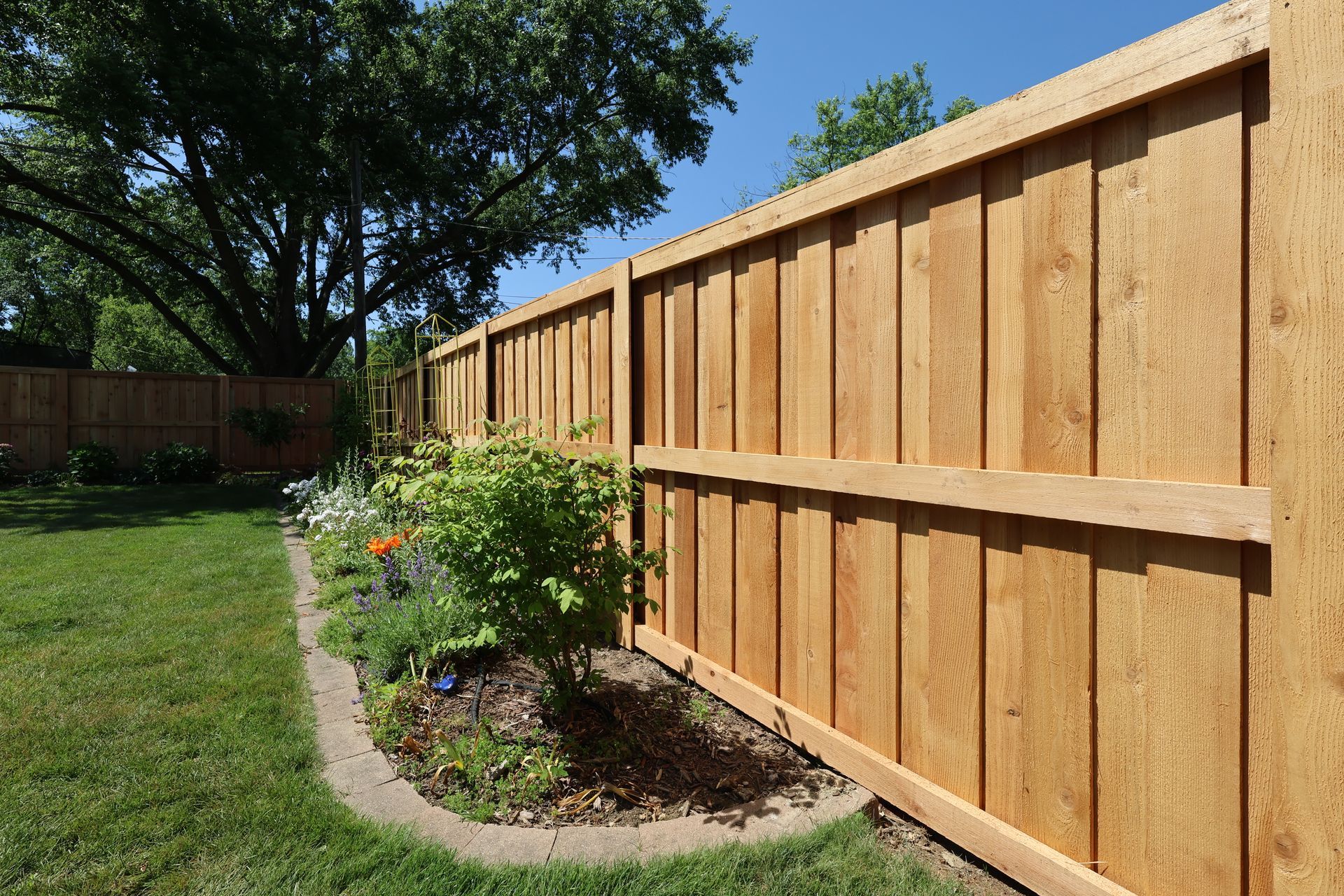 cedar fence installation Illinois