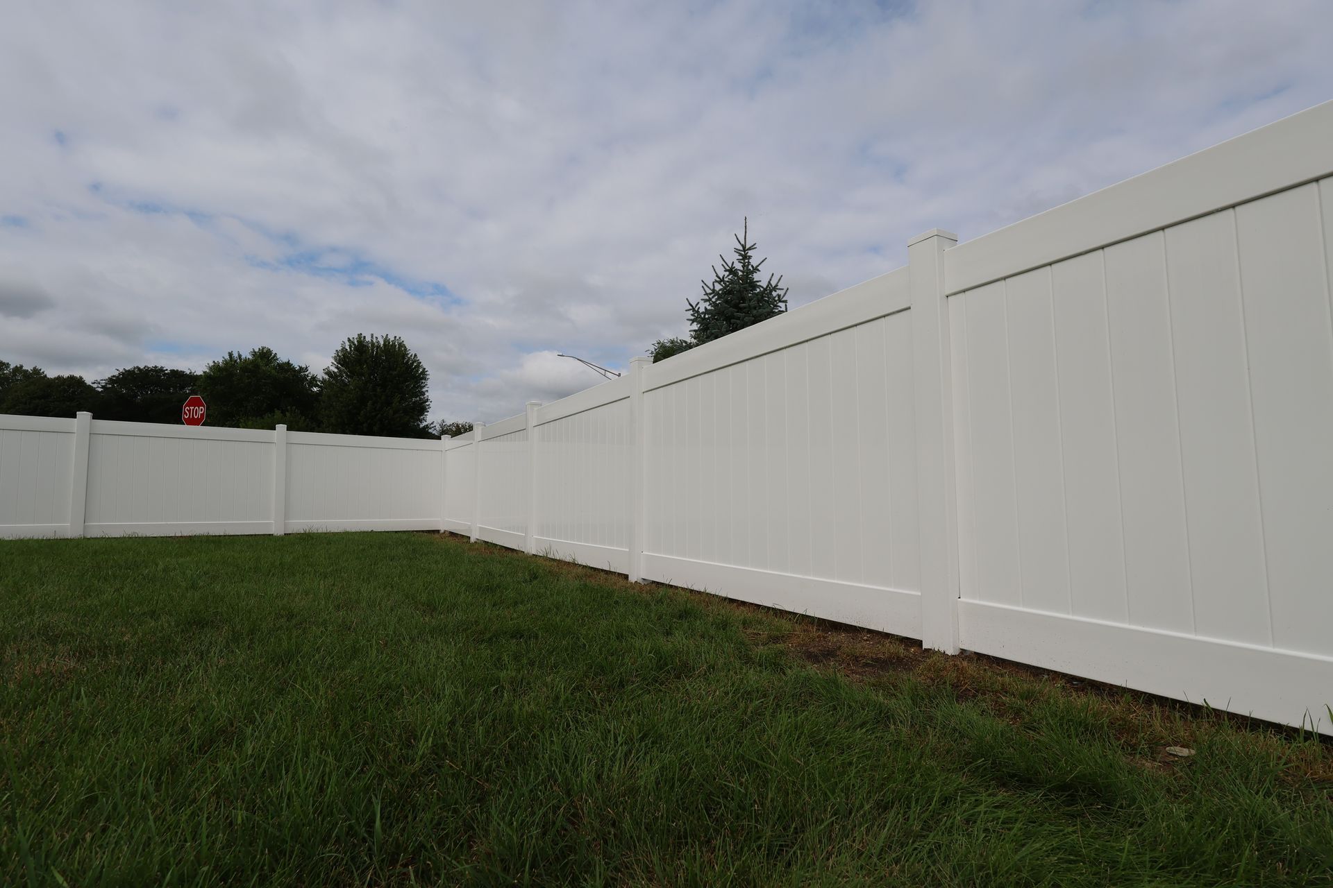 vinyl privacy fence installation Illinois