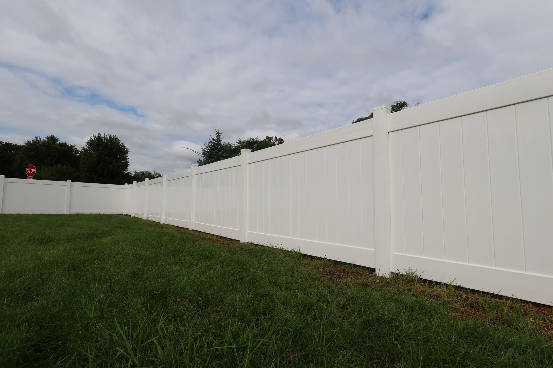 vinyl privacy fence installation Illinois