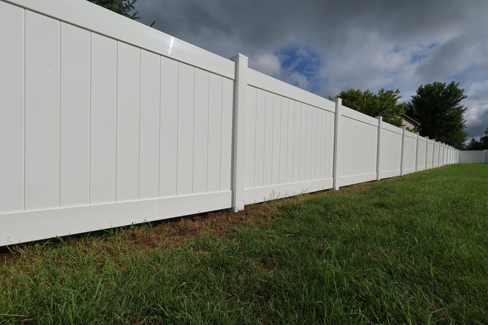 vinyl privacy fence installation Illinois