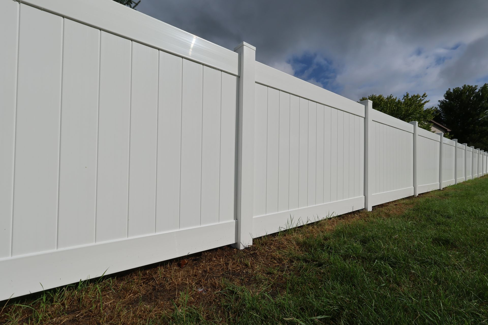 vinyl privacy fence installation Illinois