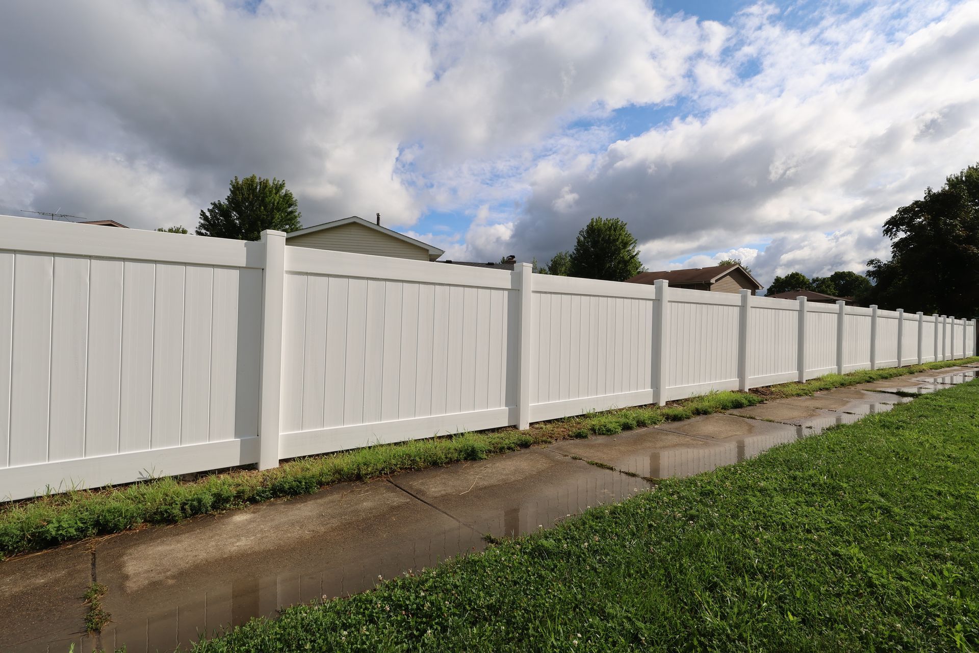vinyl privacy fence installation Illinois