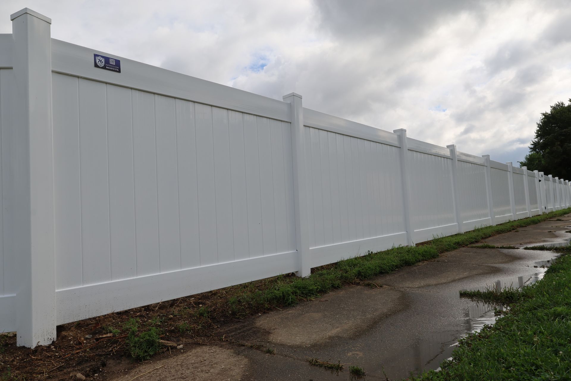 vinyl privacy fence installation Illinois