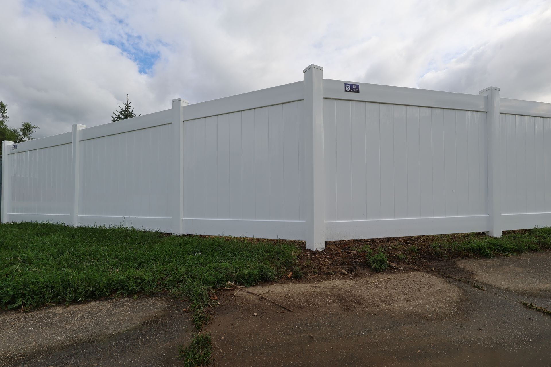 vinyl privacy fence installation Illinois