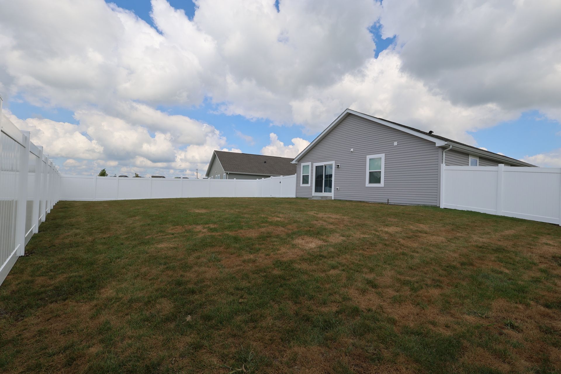 vinyl fence installation Illinois