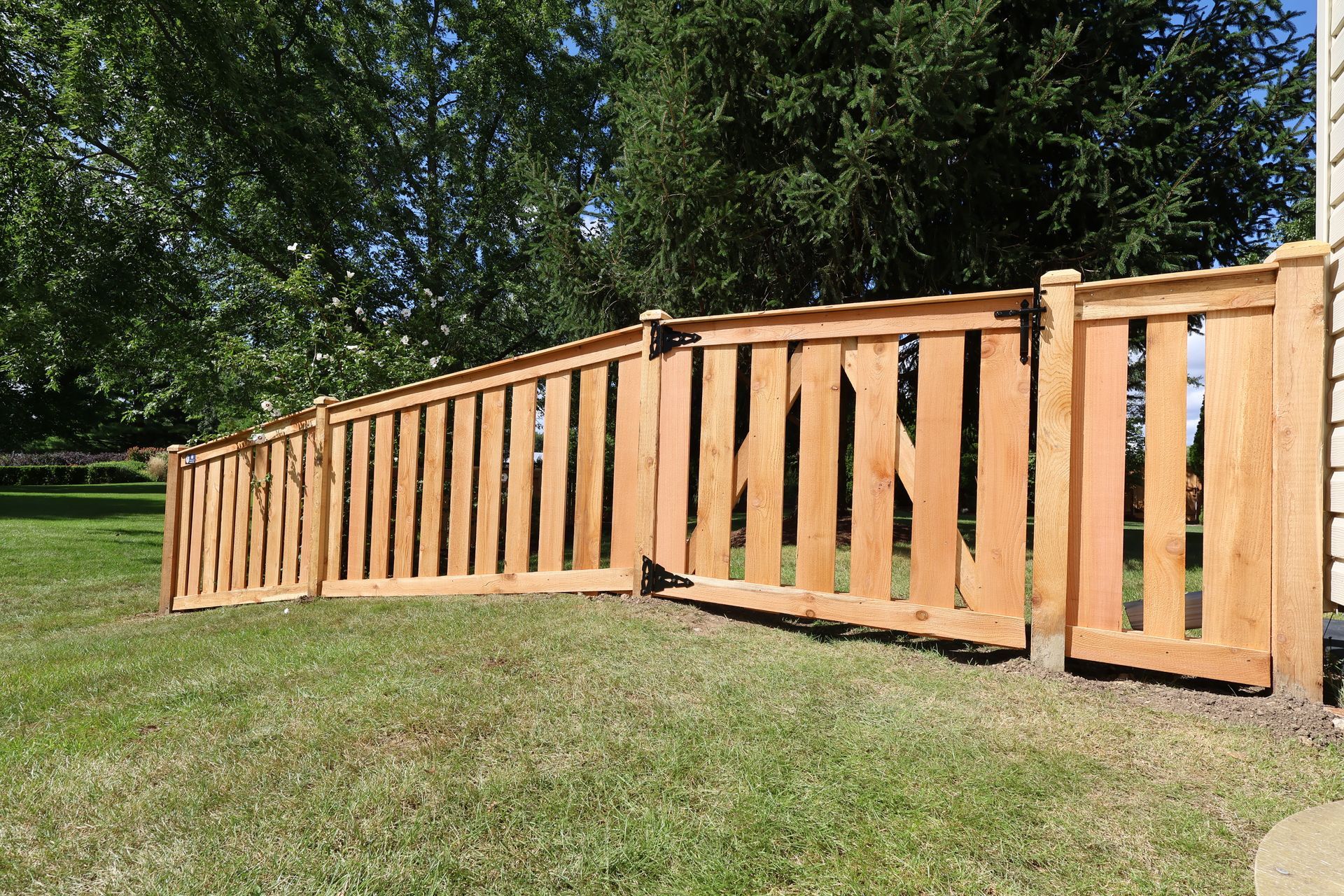 cedar fence installation Illinois