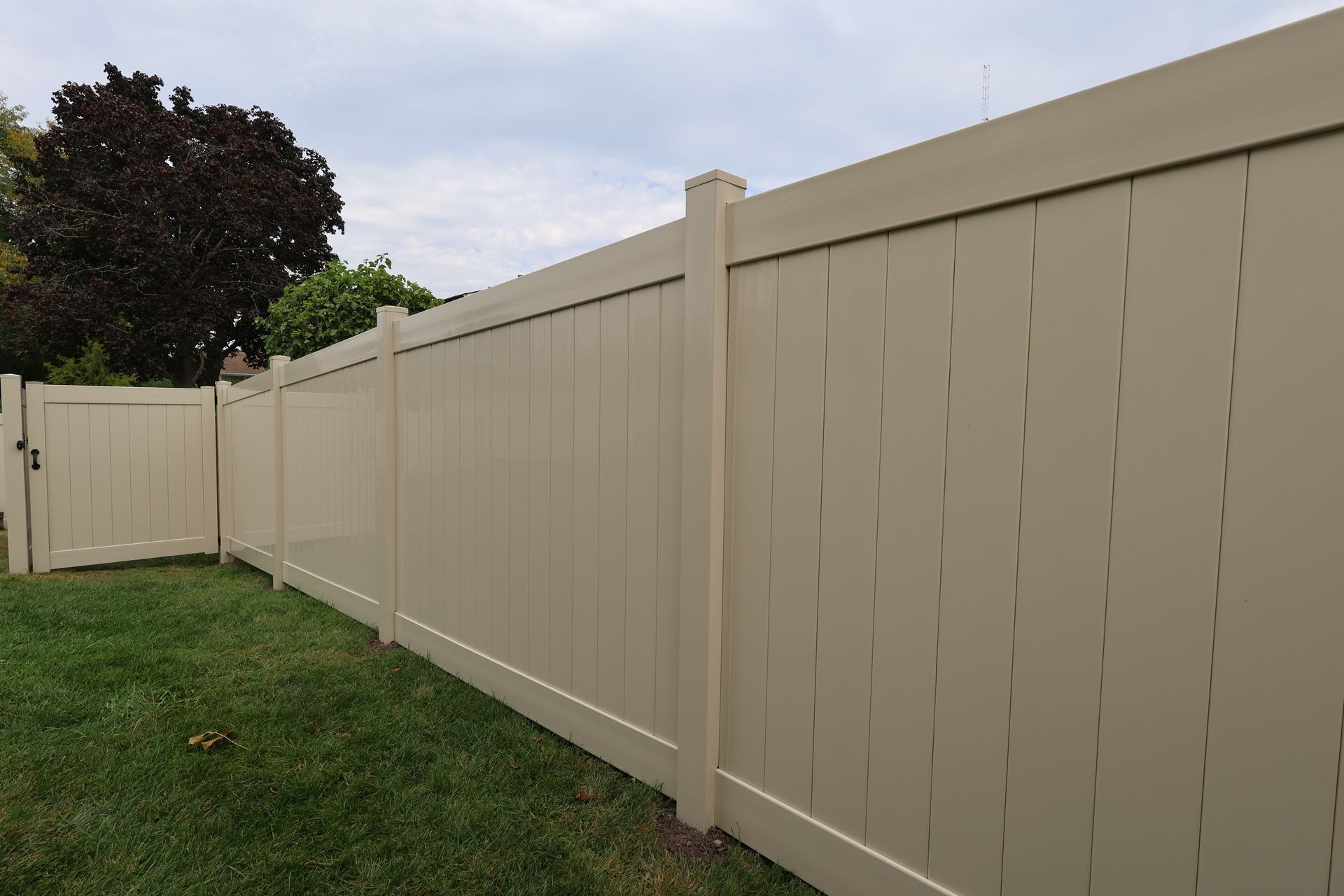 vinyl fence installation Illinois