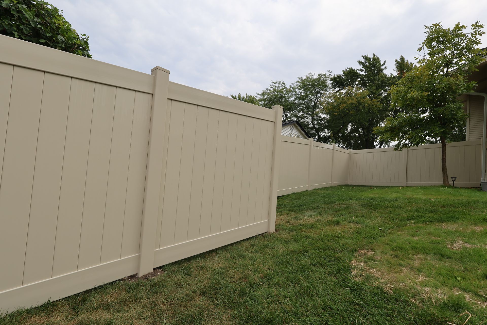 vinyl fence installation Illinois