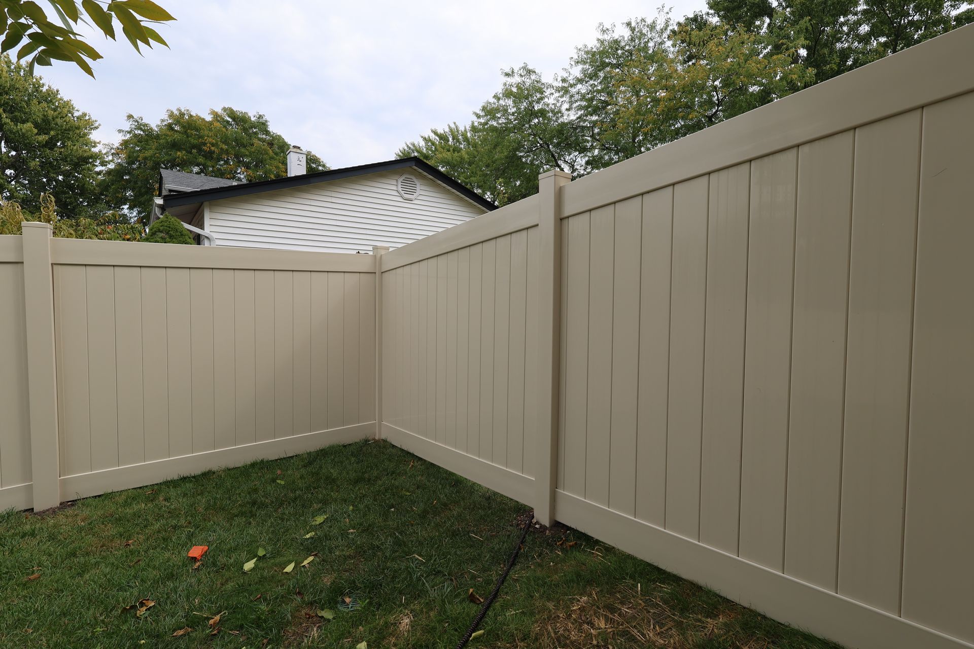vinyl fence installation Illinois