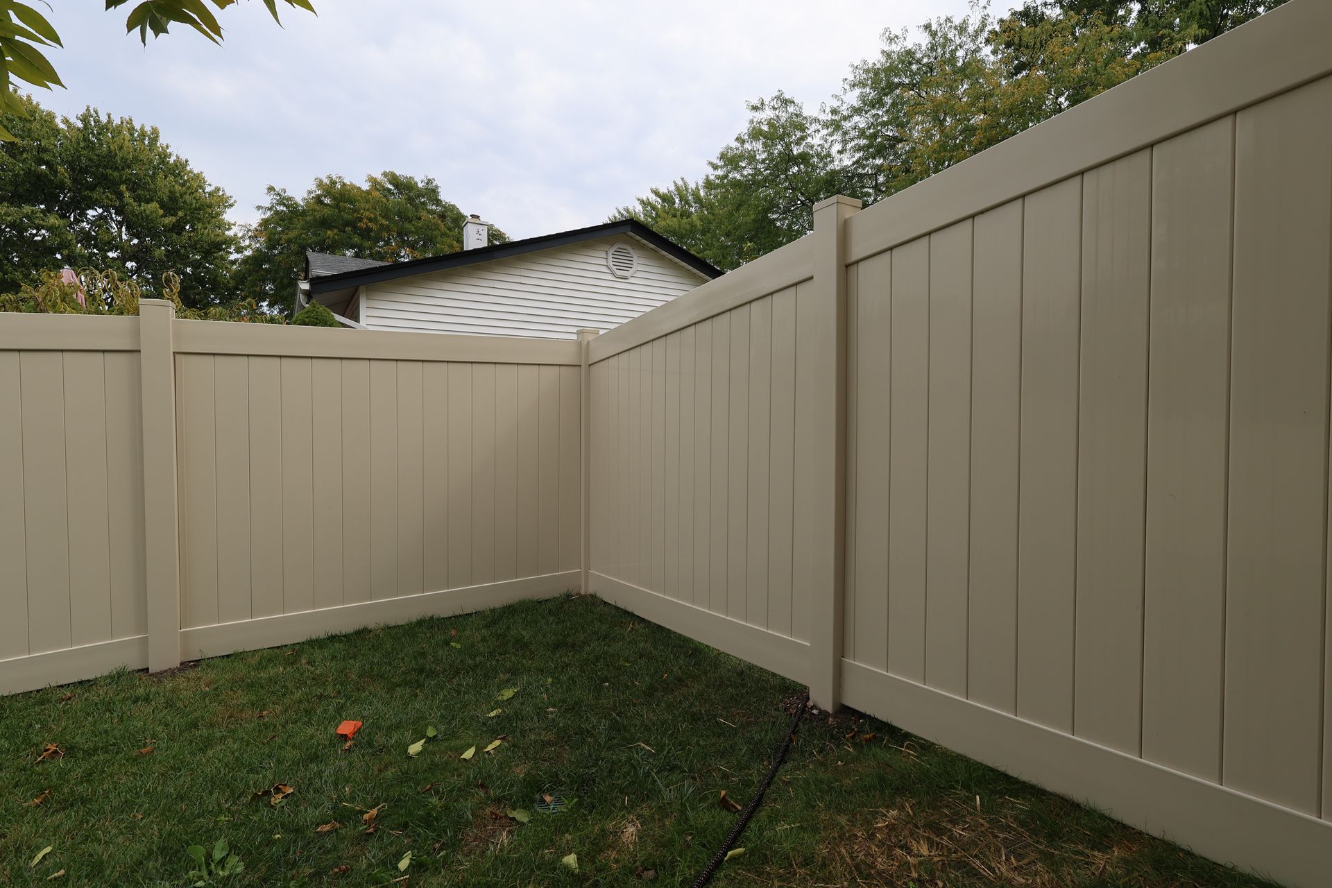 vinyl fence installation Illinois