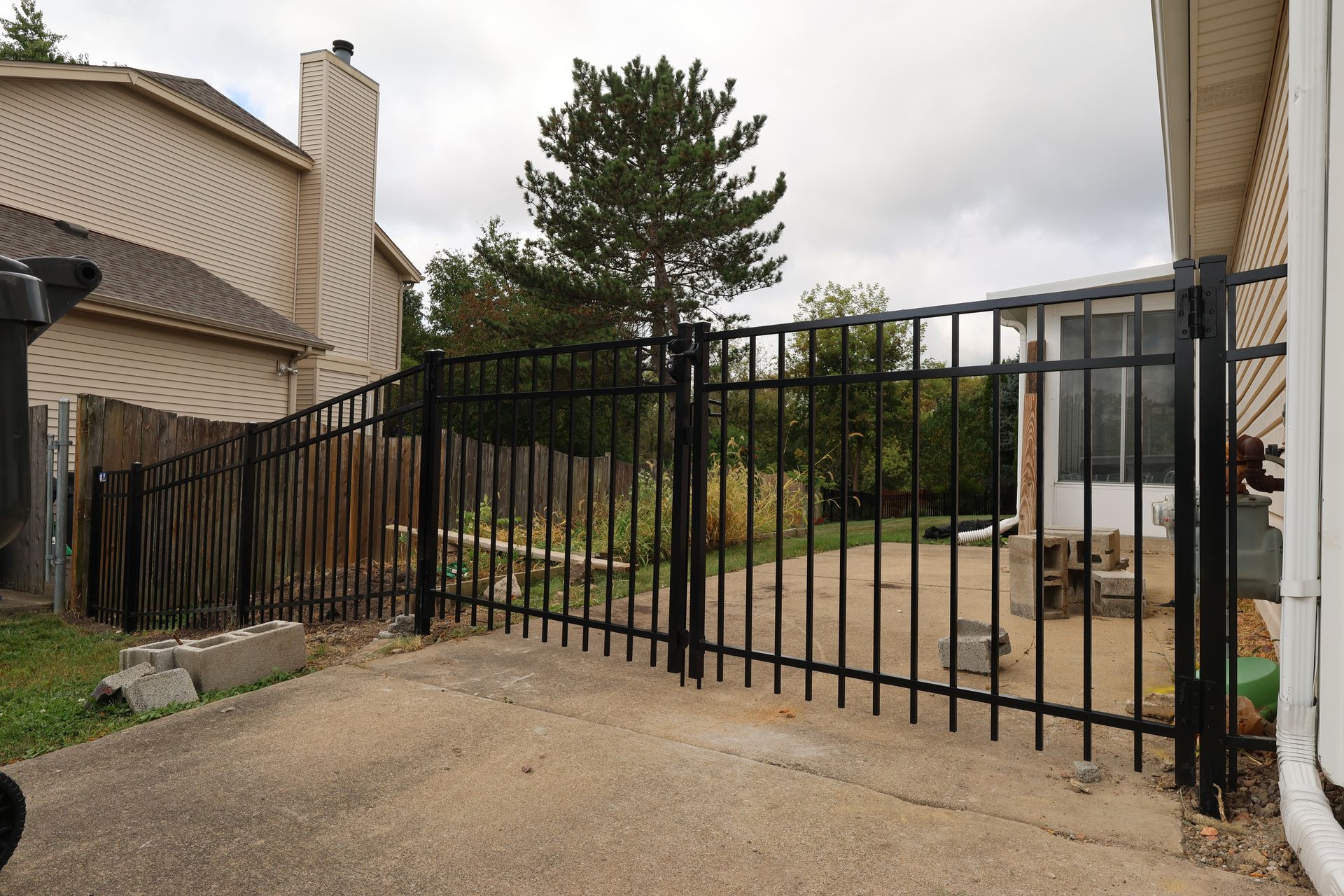 aluminum fence installation Illinois