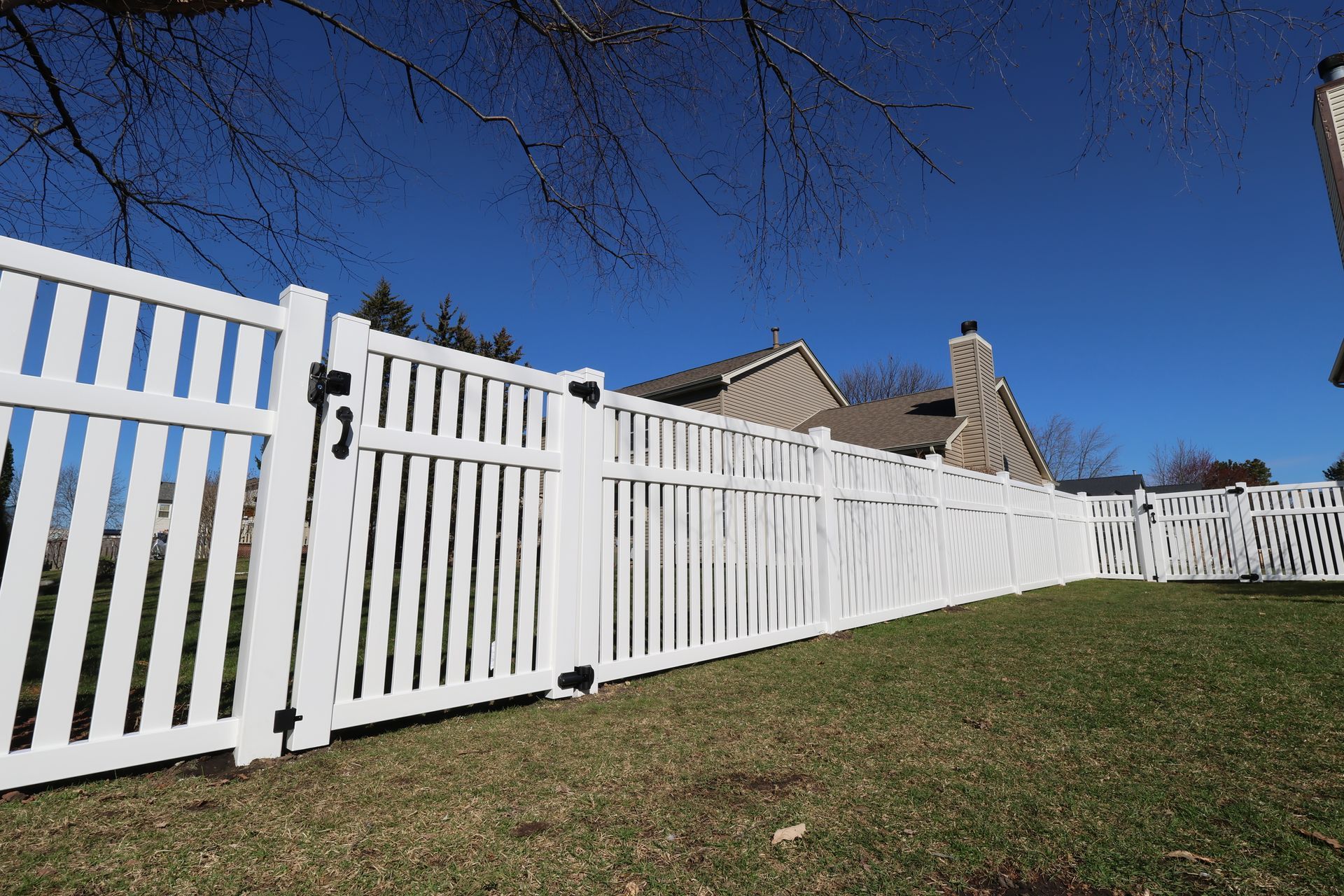 vinyl fence installation Illinois