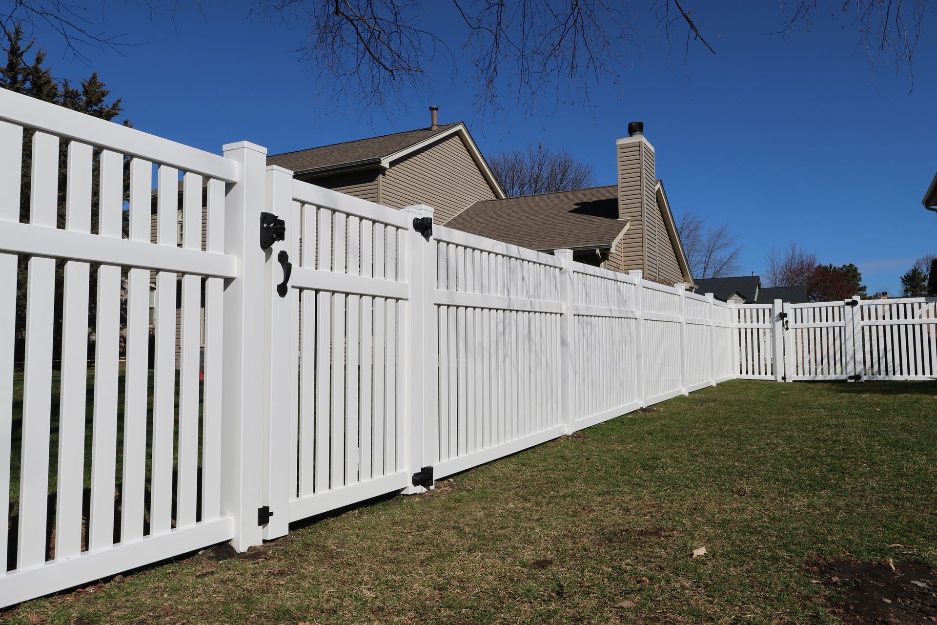 vinyl fence installation Illinois