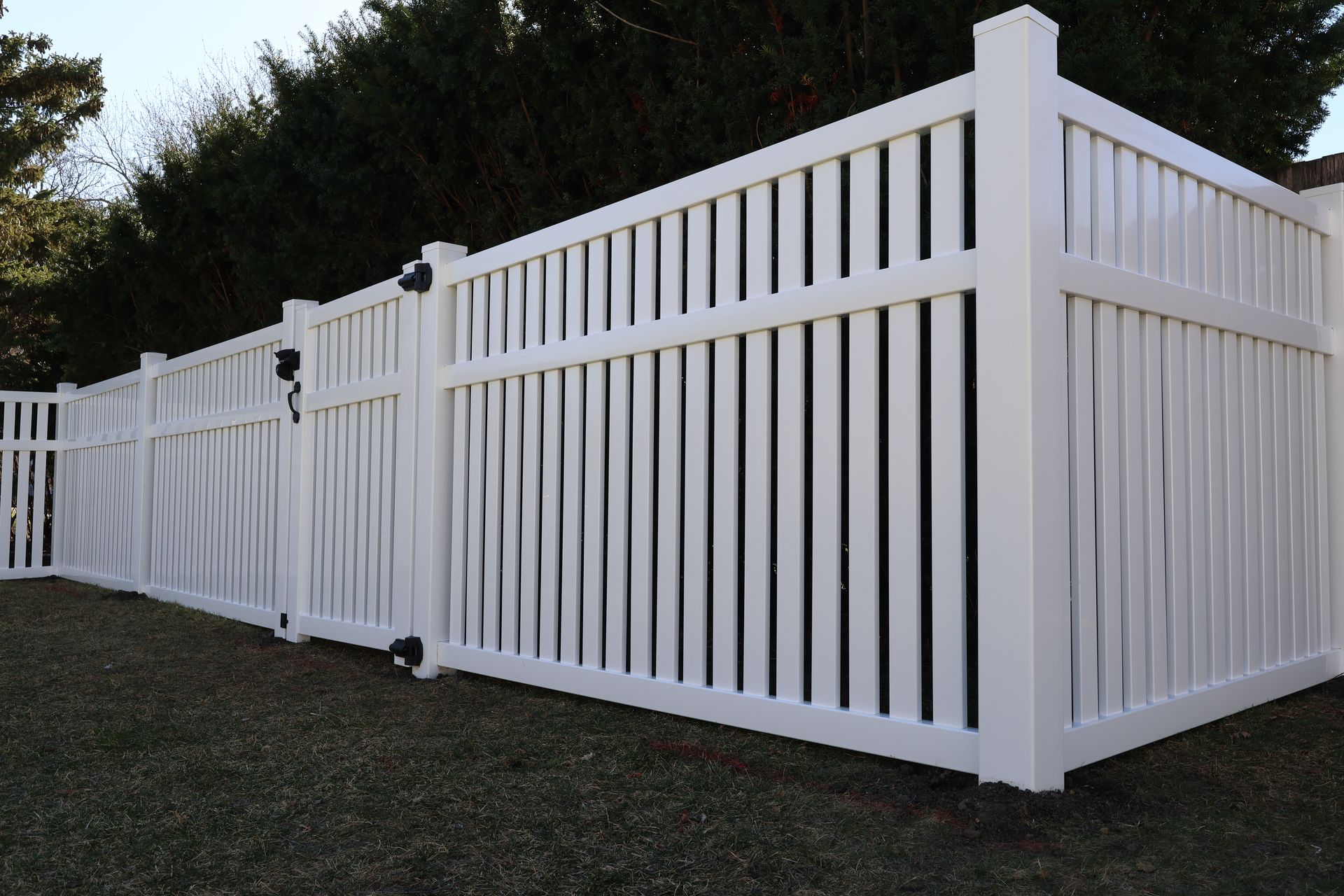 vinyl fence installation Illinois