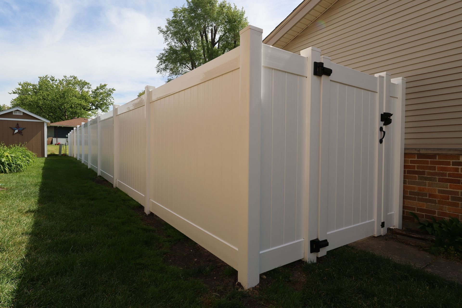 vinyl fence installation Illinois
