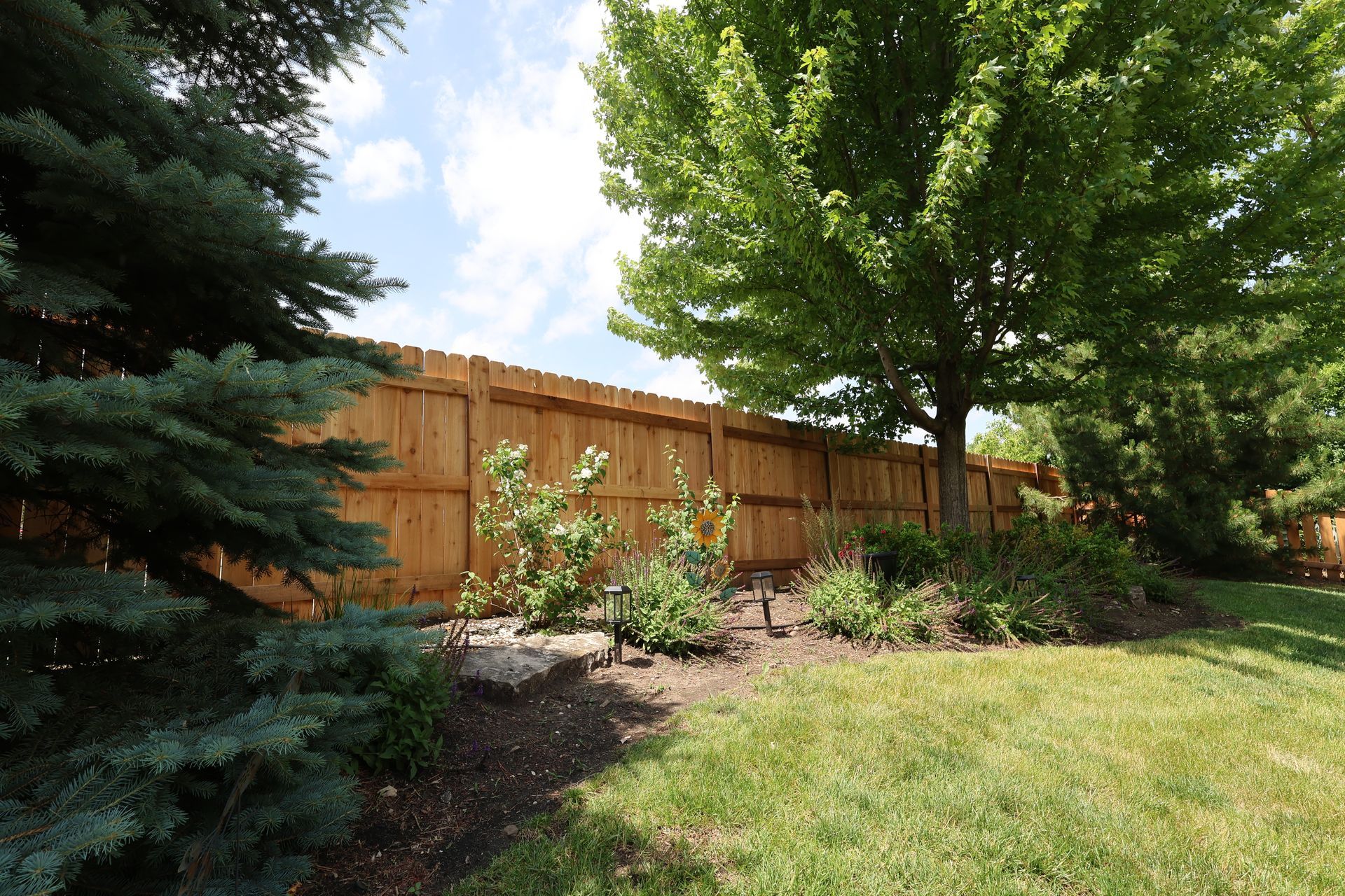 cedar fence installation Illinois