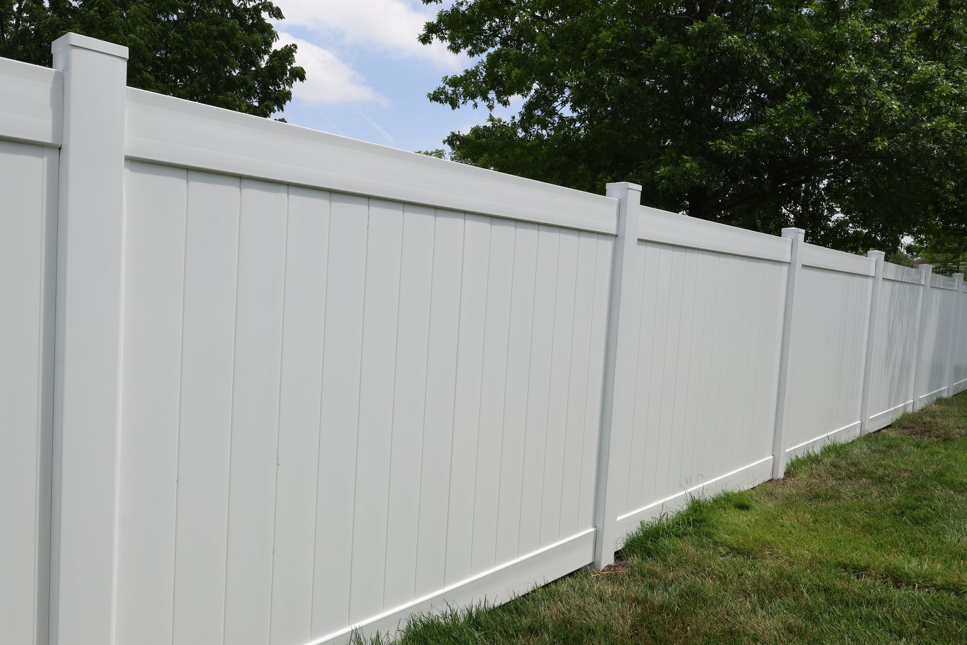 vinyl fence installation Illinois pvc privacy fencing