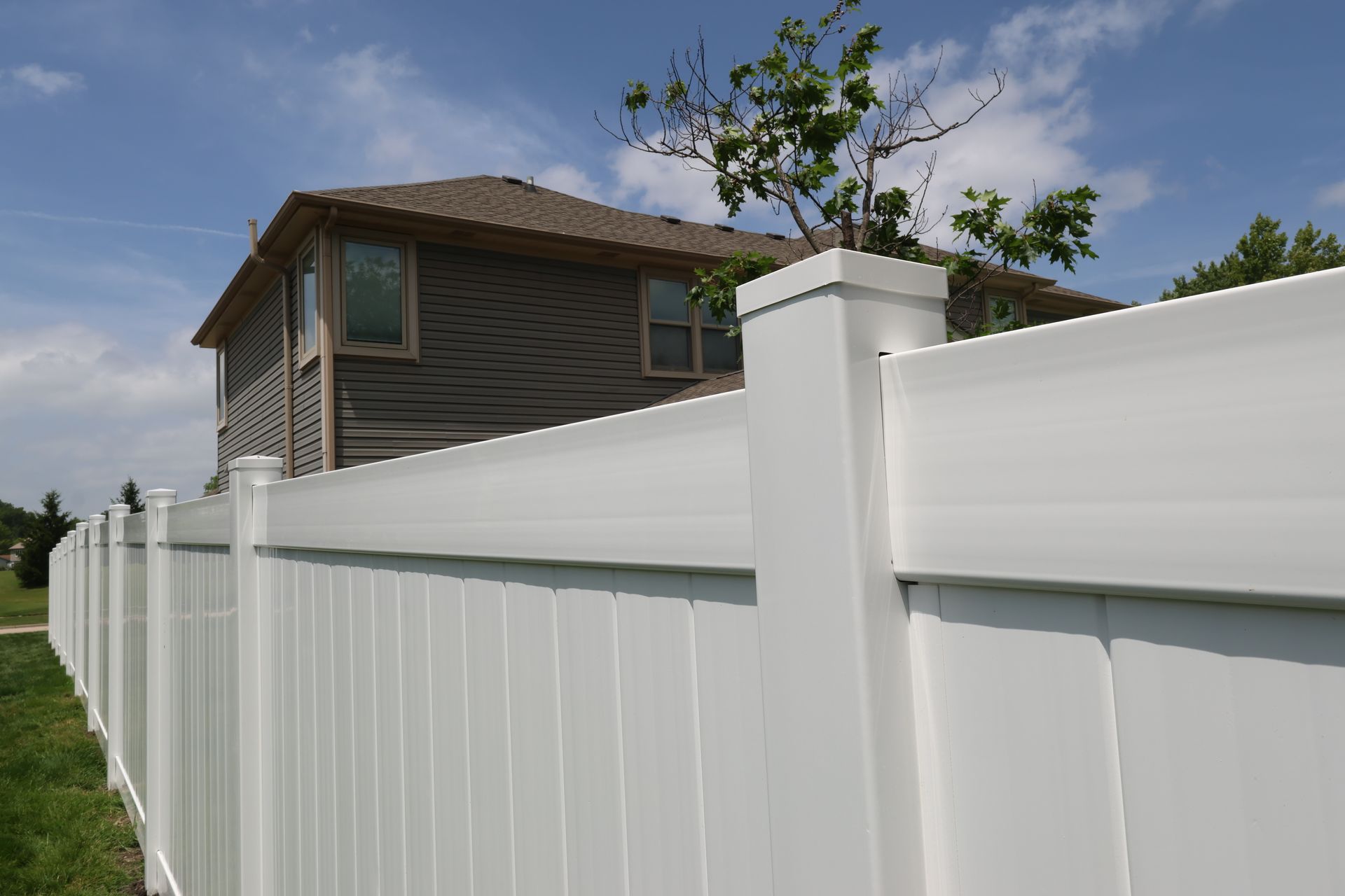 vinyl fence installation Illinois pvc privacy fencing