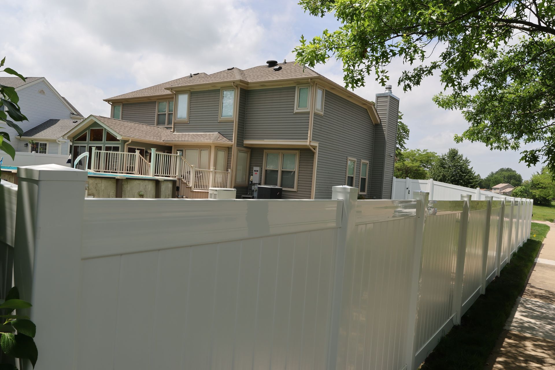 vinyl fence installation Illinois pvc privacy fencing