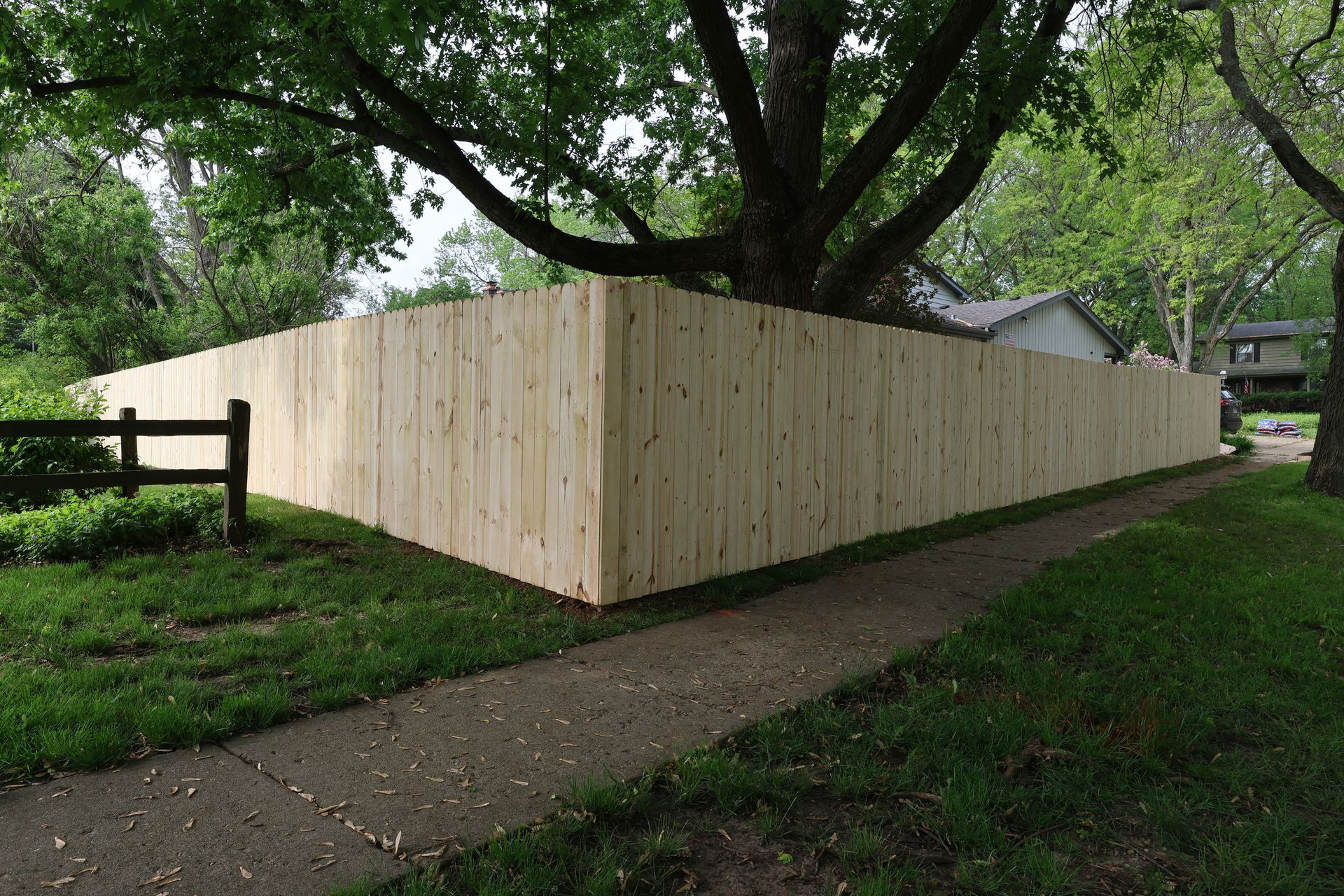 wood fence company Illinois