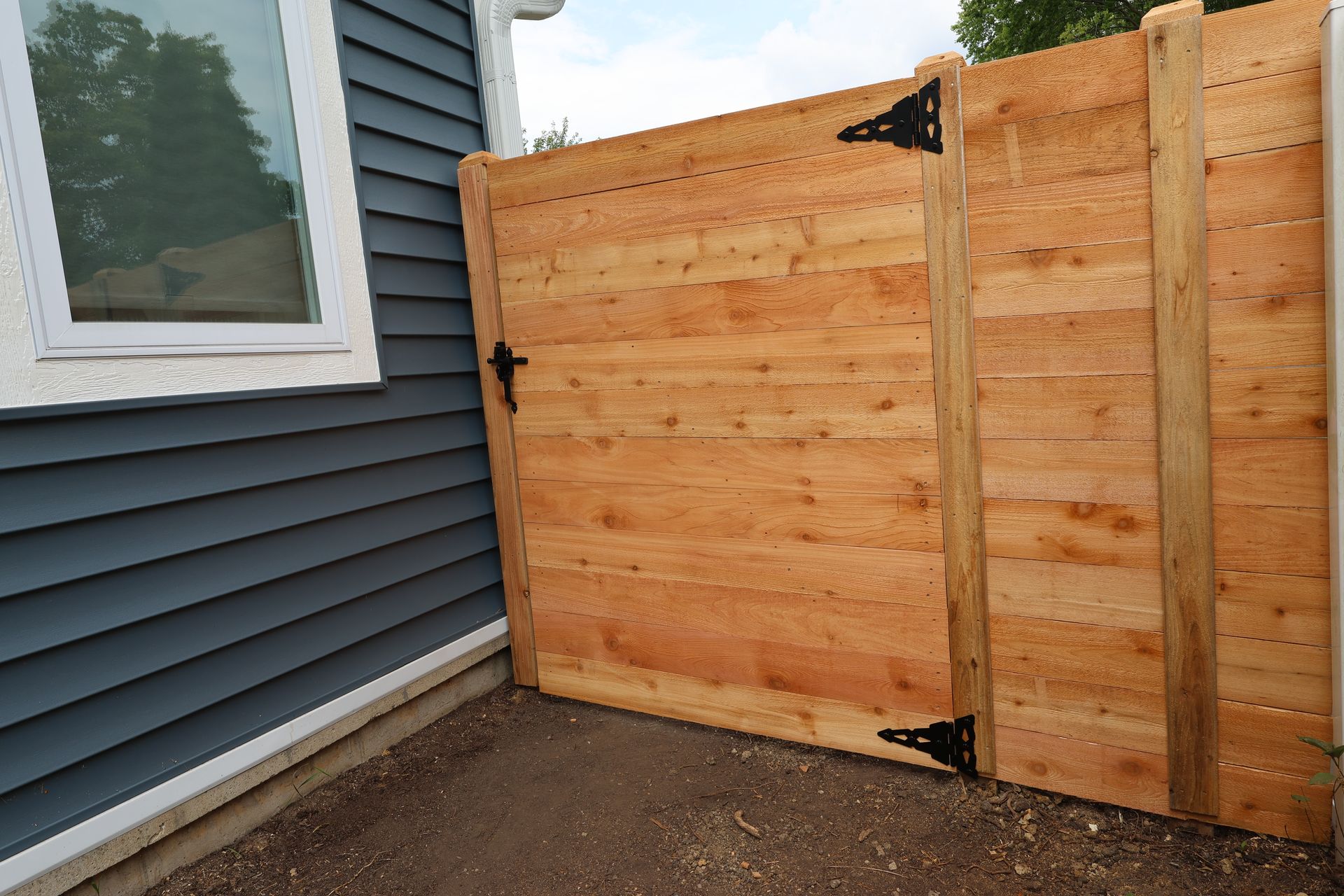 horizontal fence installation Illinois