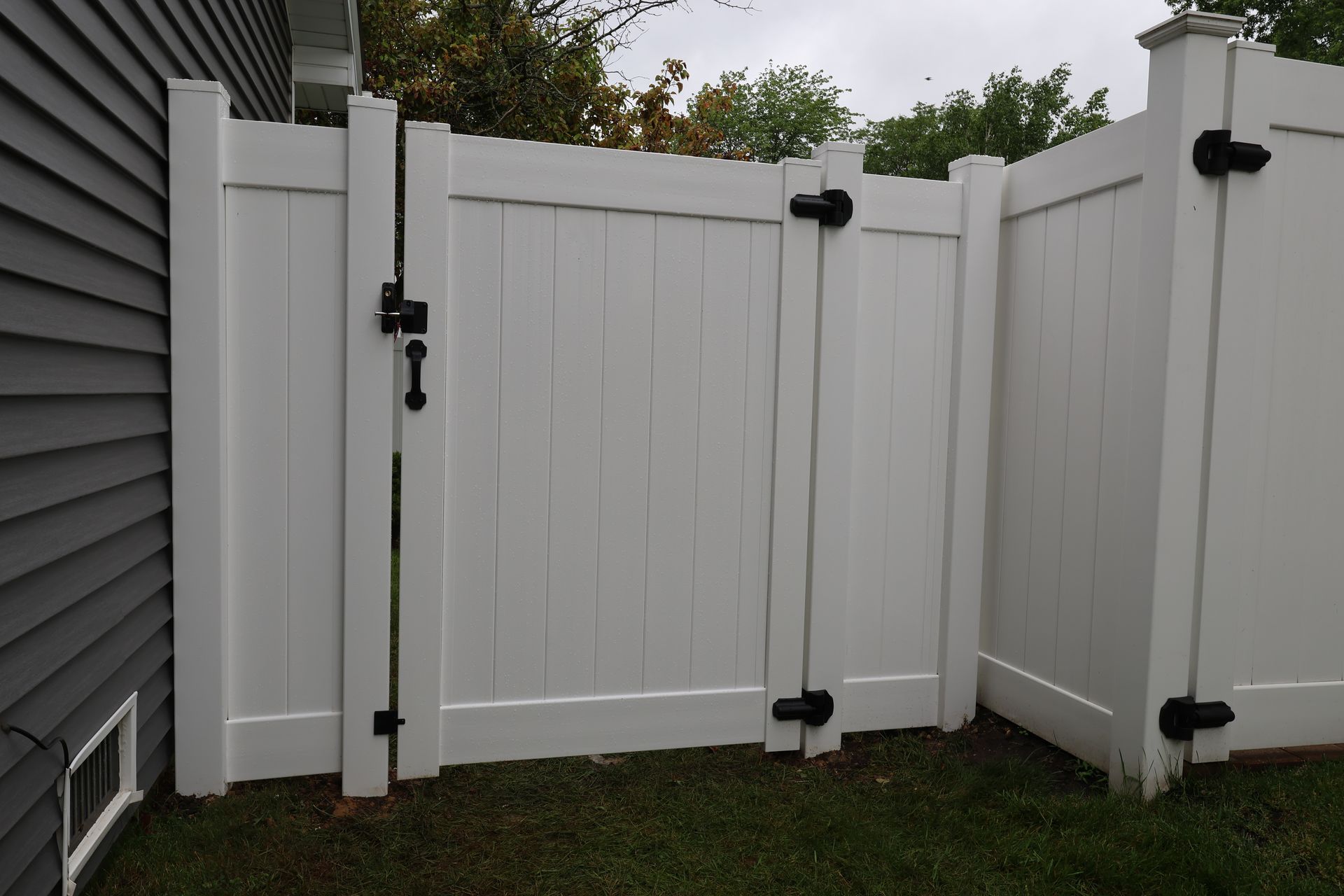 vinyl fence company illinois