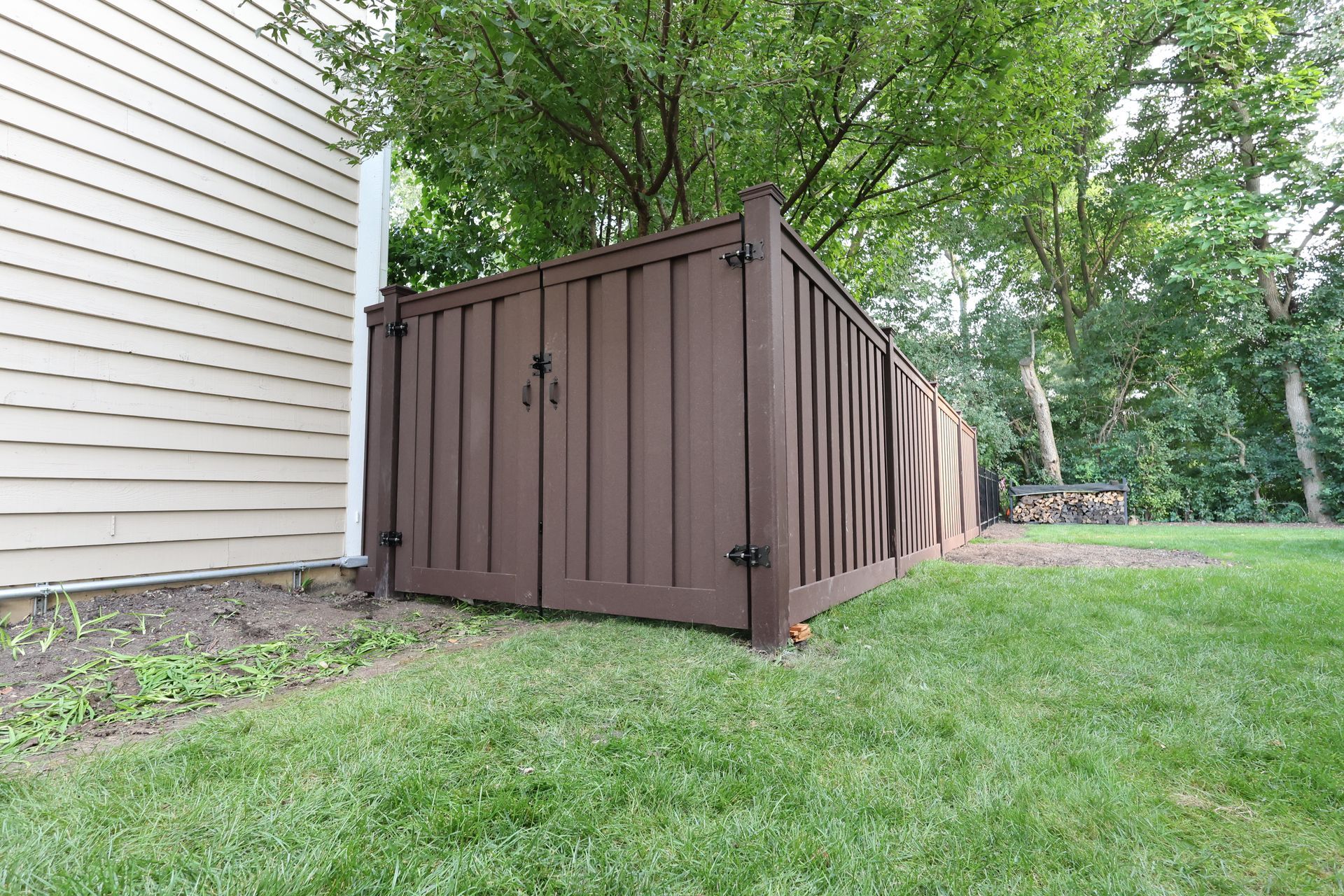 Composite fence installation Illinois