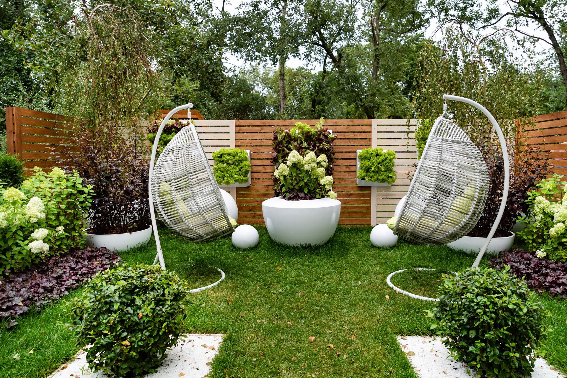 garden fence installation Illinois