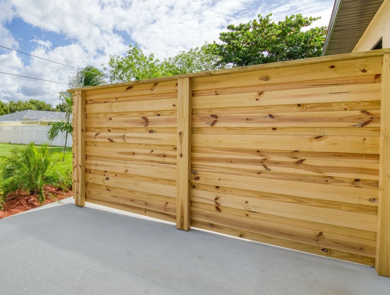 horizontal fence installation Illinois