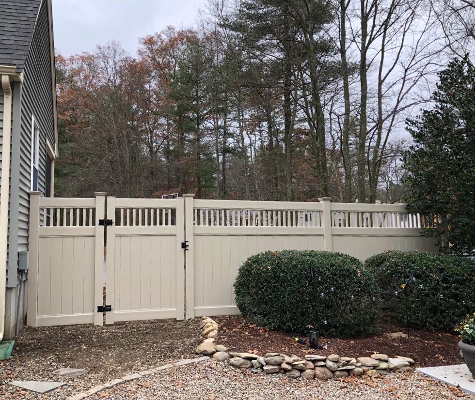 vinyl fence company illinois