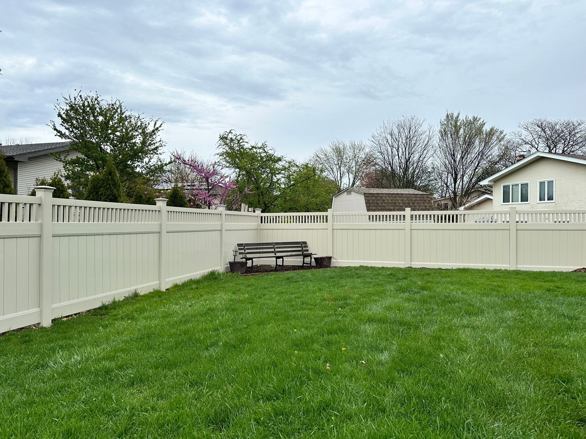 vinyl fence installation Illinois