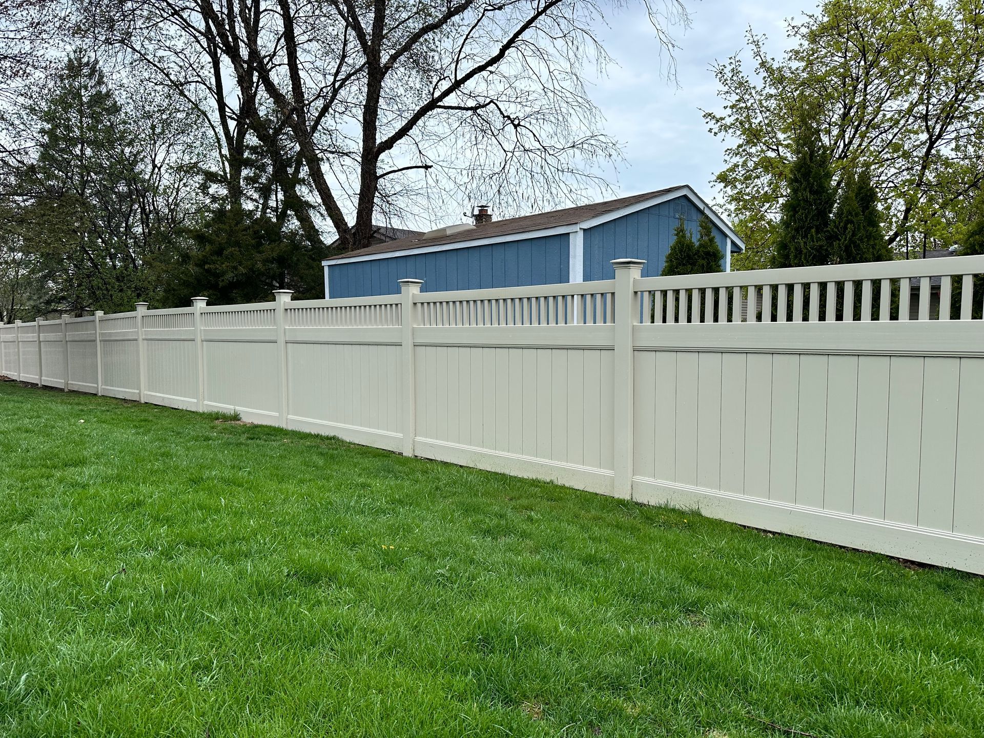 vinyl fence installation Illinois