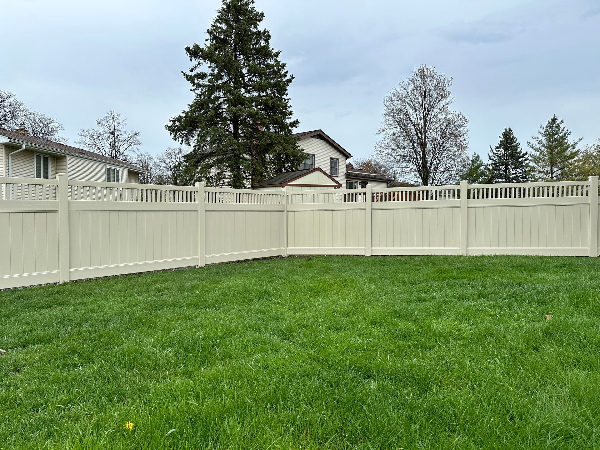 vinyl fence installation Illinois