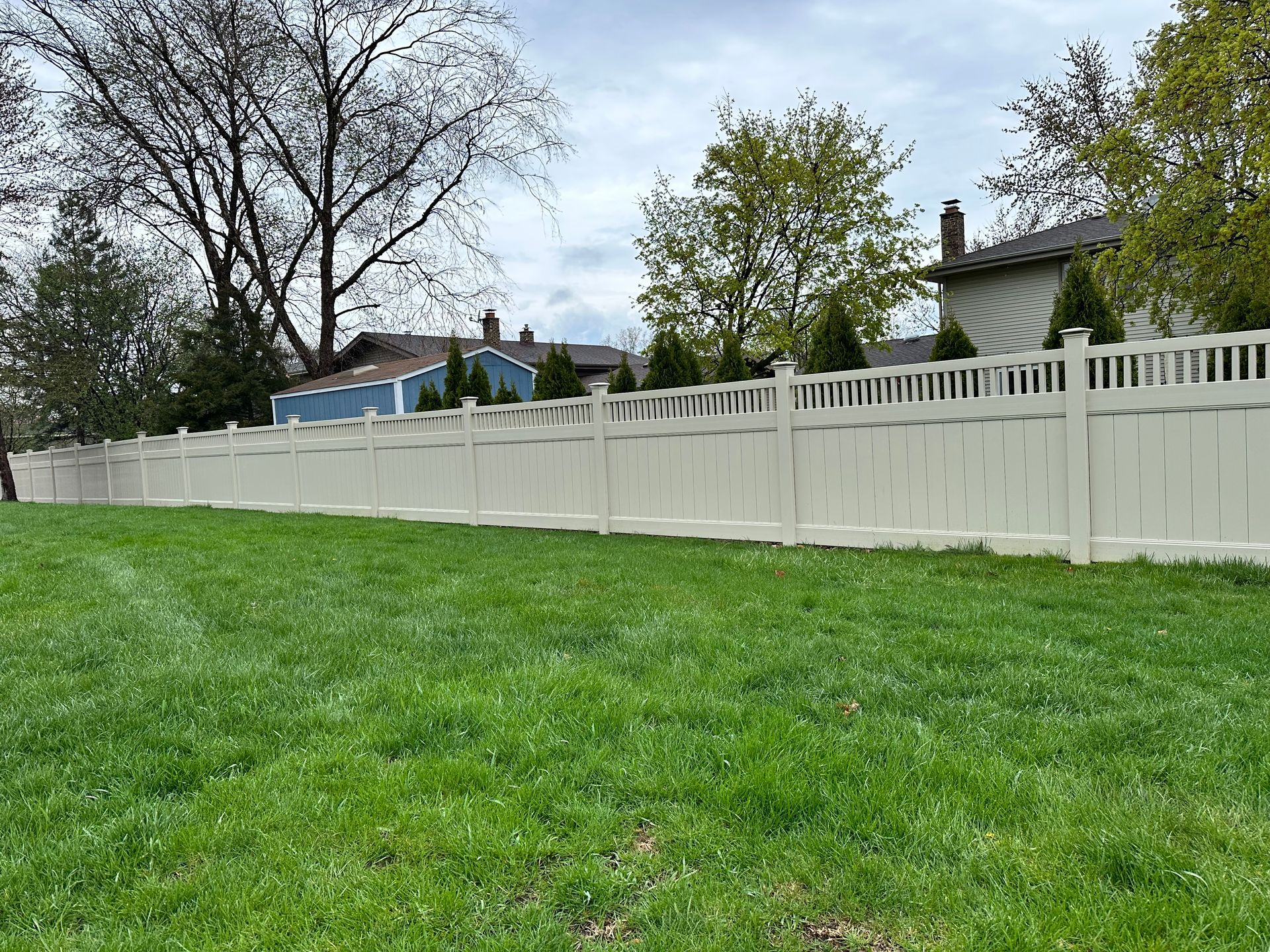 vinyl fence installation Illinois